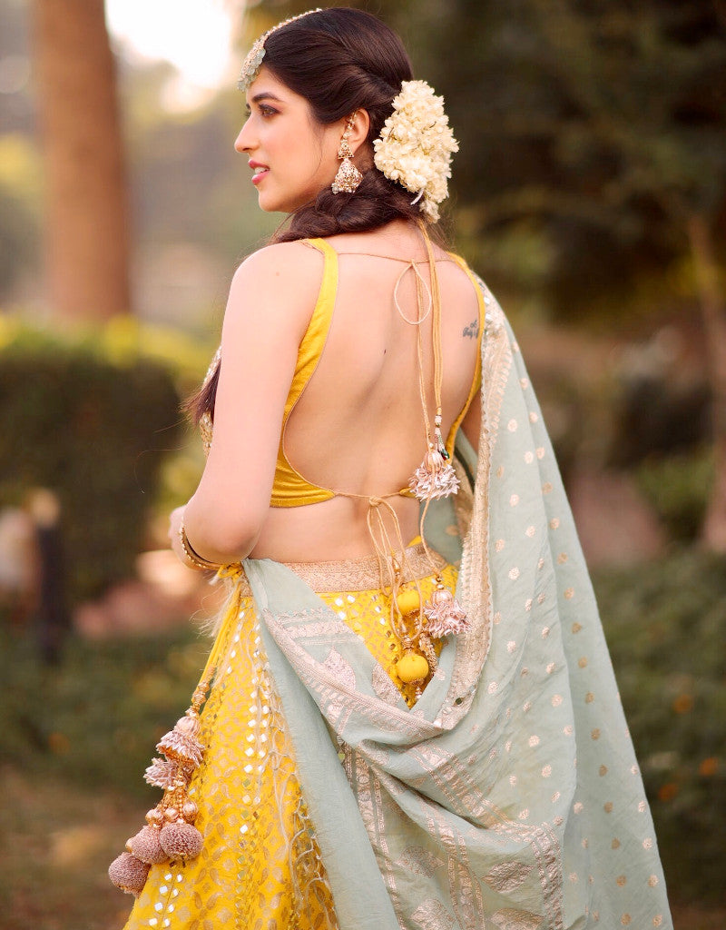 SUNHERA-lehenga-ethnic-indianwear-Manvi Kapoor